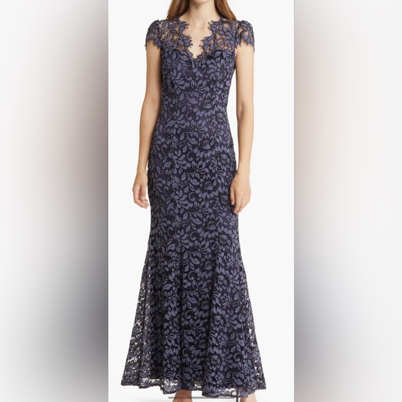 Eliza J Dresses & Skirts - Eliza J Illusion Cap Sleeve Gown